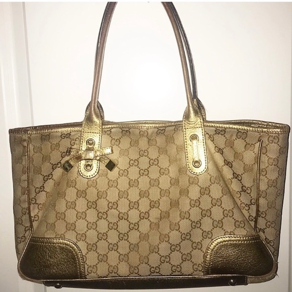 GUCCI SPECIAL $100.00 MORE MARKDOWN!!Authentic GUCCI metallic gold shoulder bag - Picture 1 of 16